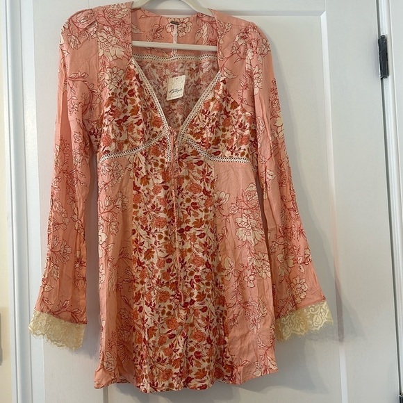 NWT FREE PEOPLE Pink floral mini dress with long sleeves! - Picture 1 of 7